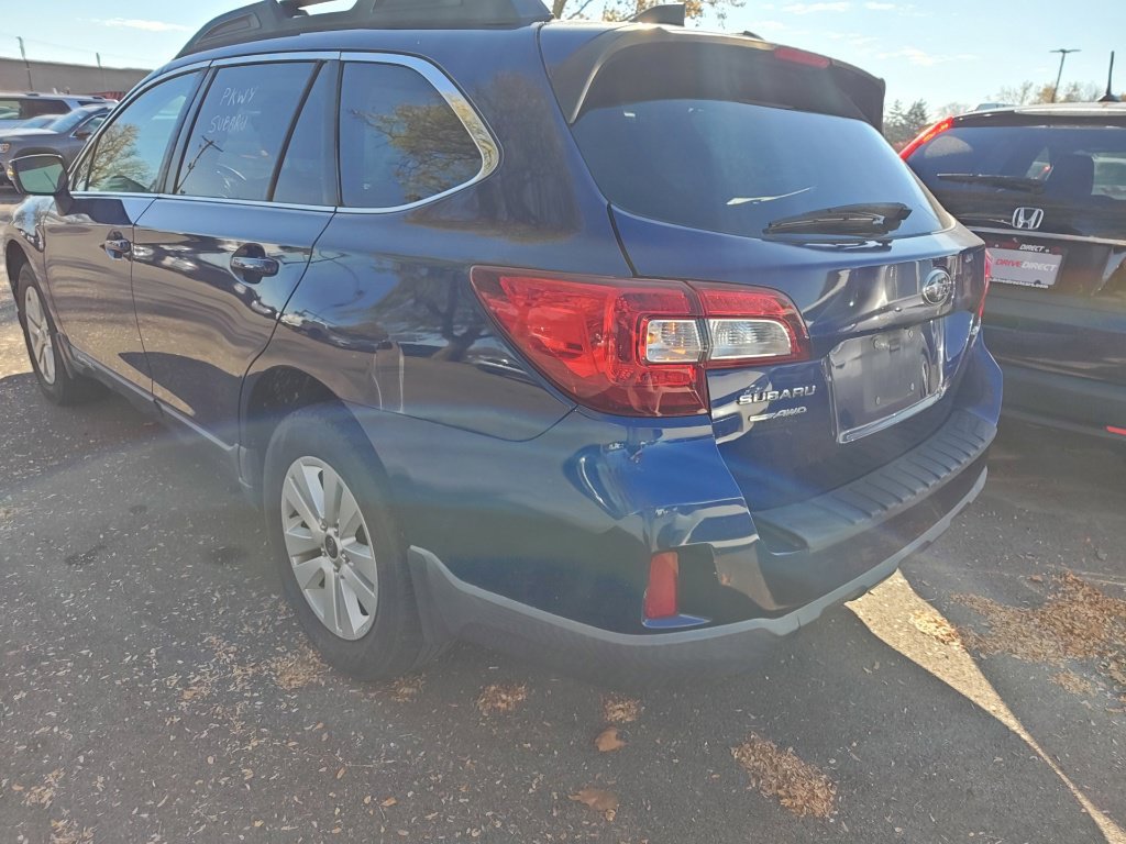 Used 2017 Subaru Outback 2.5i Premium AWD/4WD image 4