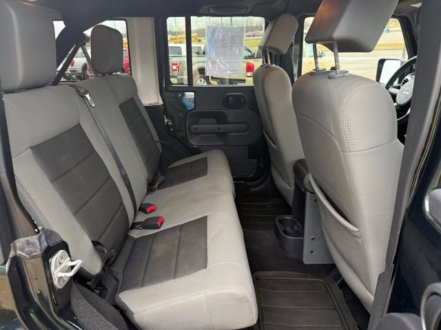 Used 2010 Jeep Wrangler Unlimited Sahara image 27
