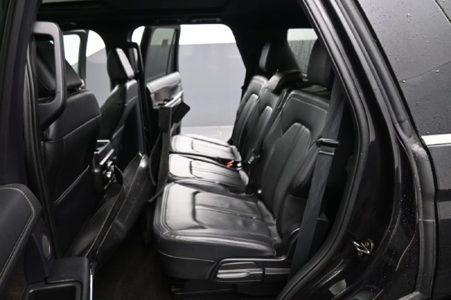Used 2021 Ford Expedition Limited AWD/4WD image 16