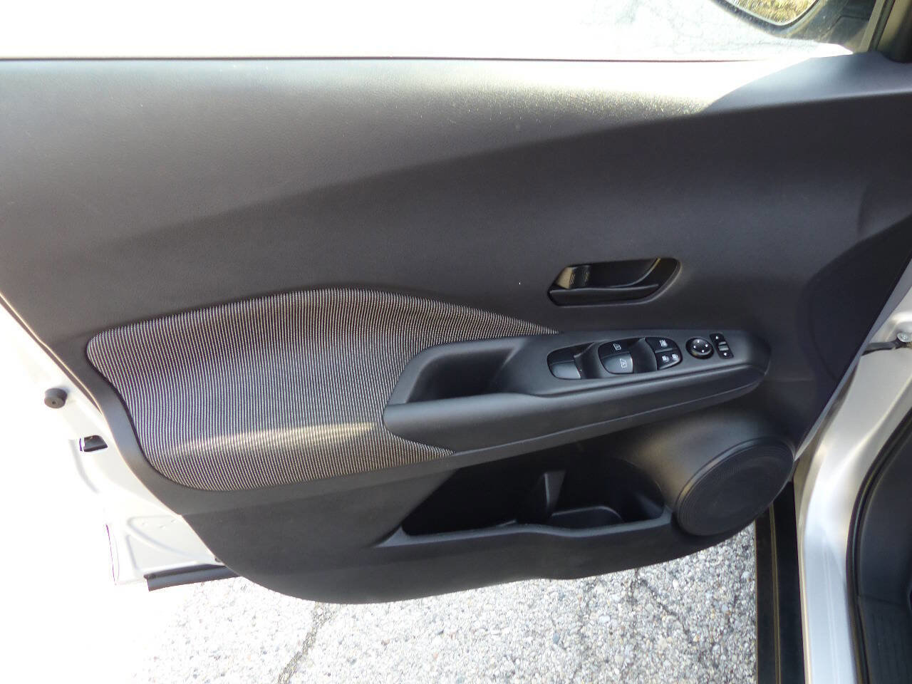 Used 2018 Nissan Kicks S FWD image 20
