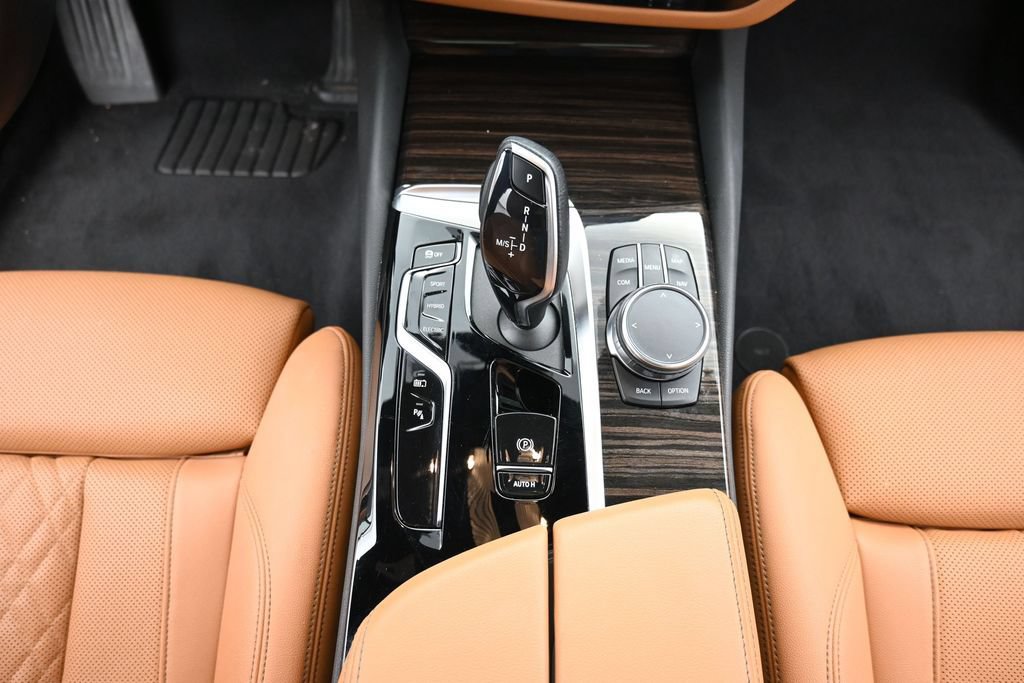 Used 2023 BMW 530e xDrive w/ Premium Package AWD/4WD image 15