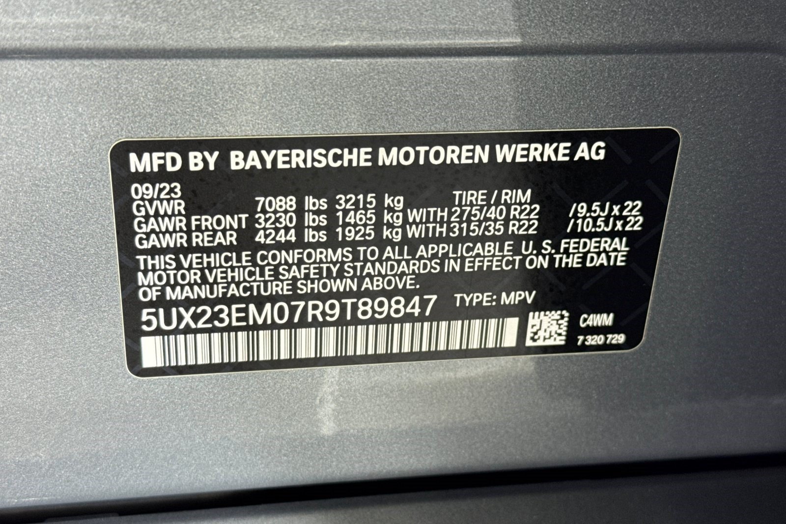 Certified 2024 BMW X7 xDrive40i w/ Parking Assistance Package AWD/4WD image 29