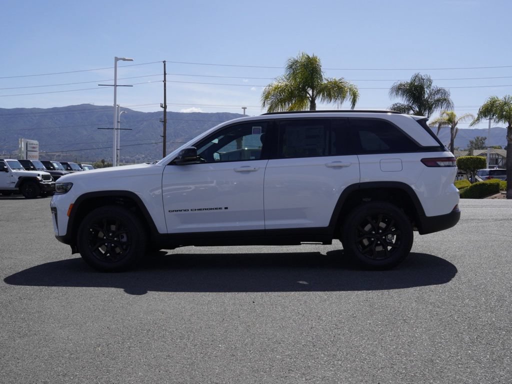 New 2026 Jeep Grand Cherokee Altitude AWD/4WD image 7