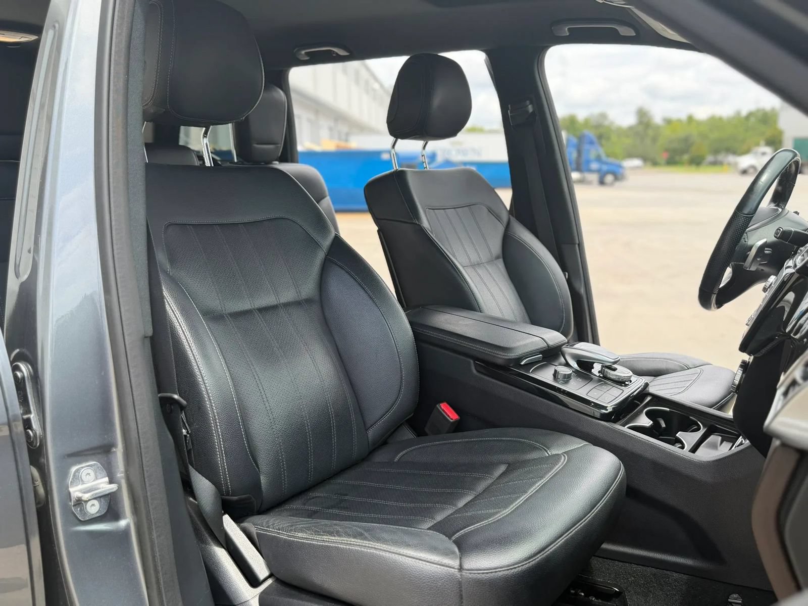 Used 2018 Mercedes-Benz GLS 450 4MATIC w/ Premium Package image 26