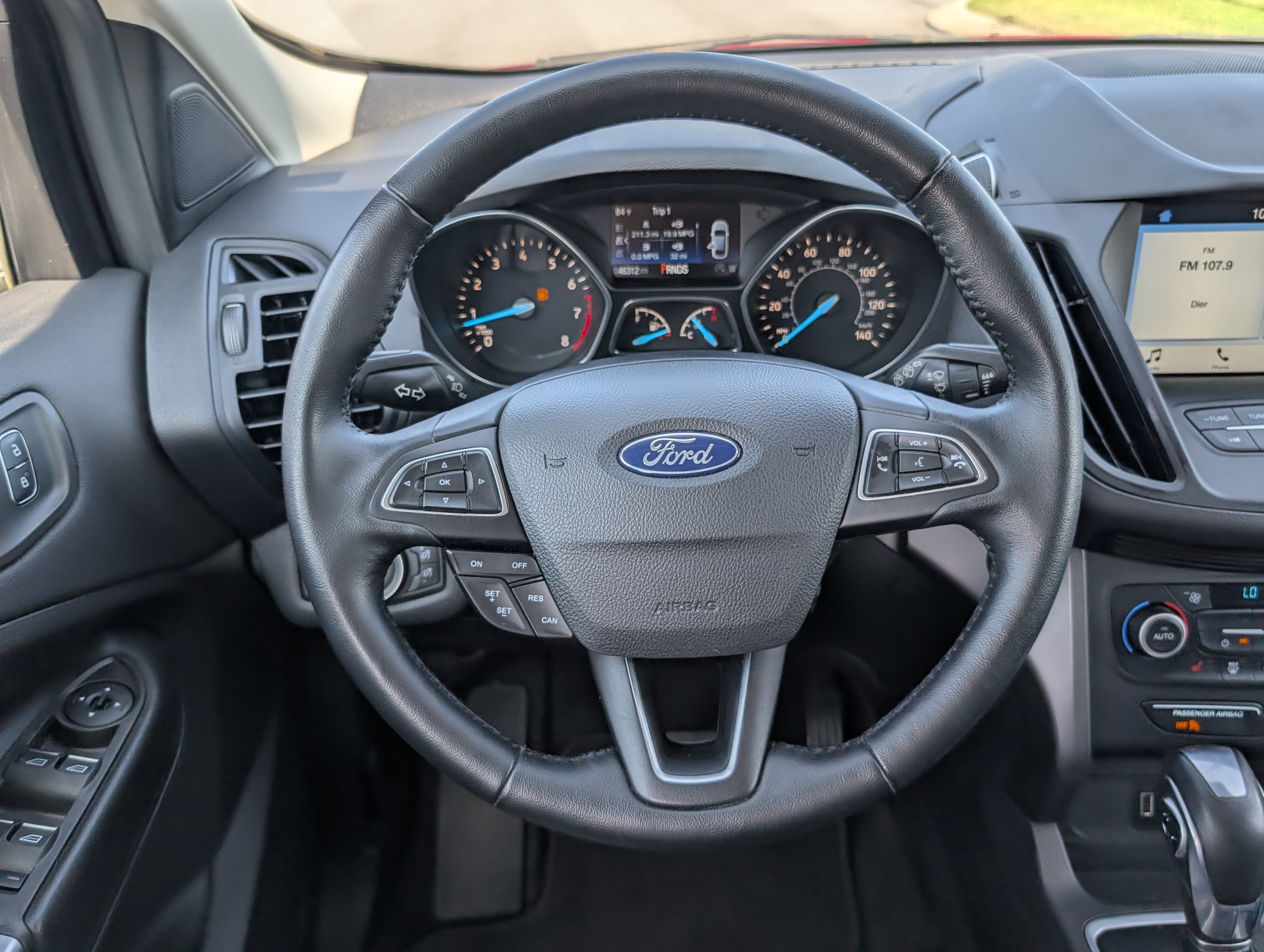 Used 2019 Ford Escape SEL AWD/4WD image 15
