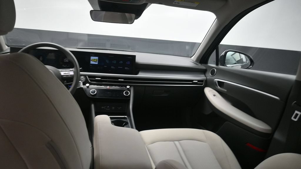 Used 2025 Hyundai Sonata SEL FWD image 18