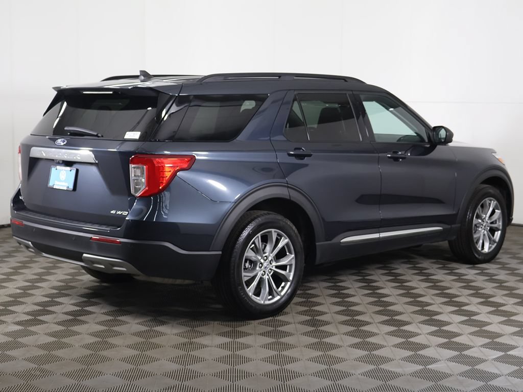 Used 2024 Ford Explorer XLT w/ Equipment Group 202A AWD/4WD image 11