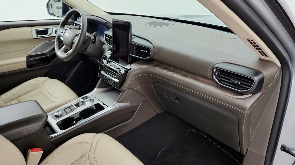 Used 2021 Ford Explorer Platinum w/ Equipment Group 601A image 27