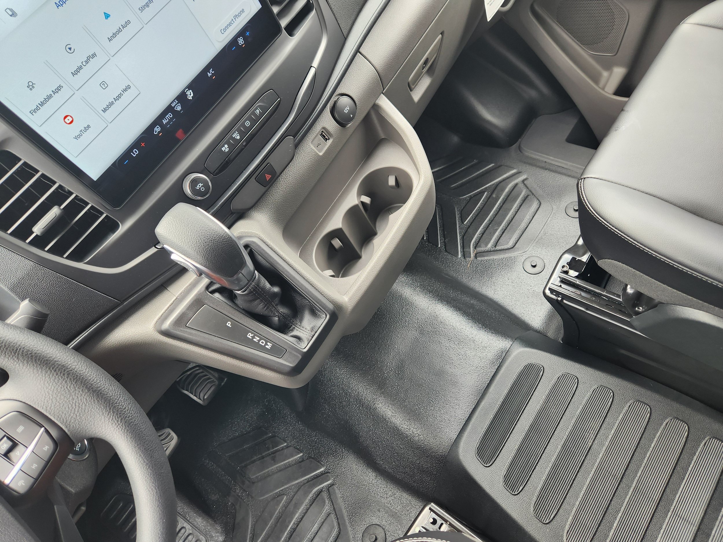 New 2027 Ford Transit 150 Low Roof w/ Load Area Protection Package RWD image 15
