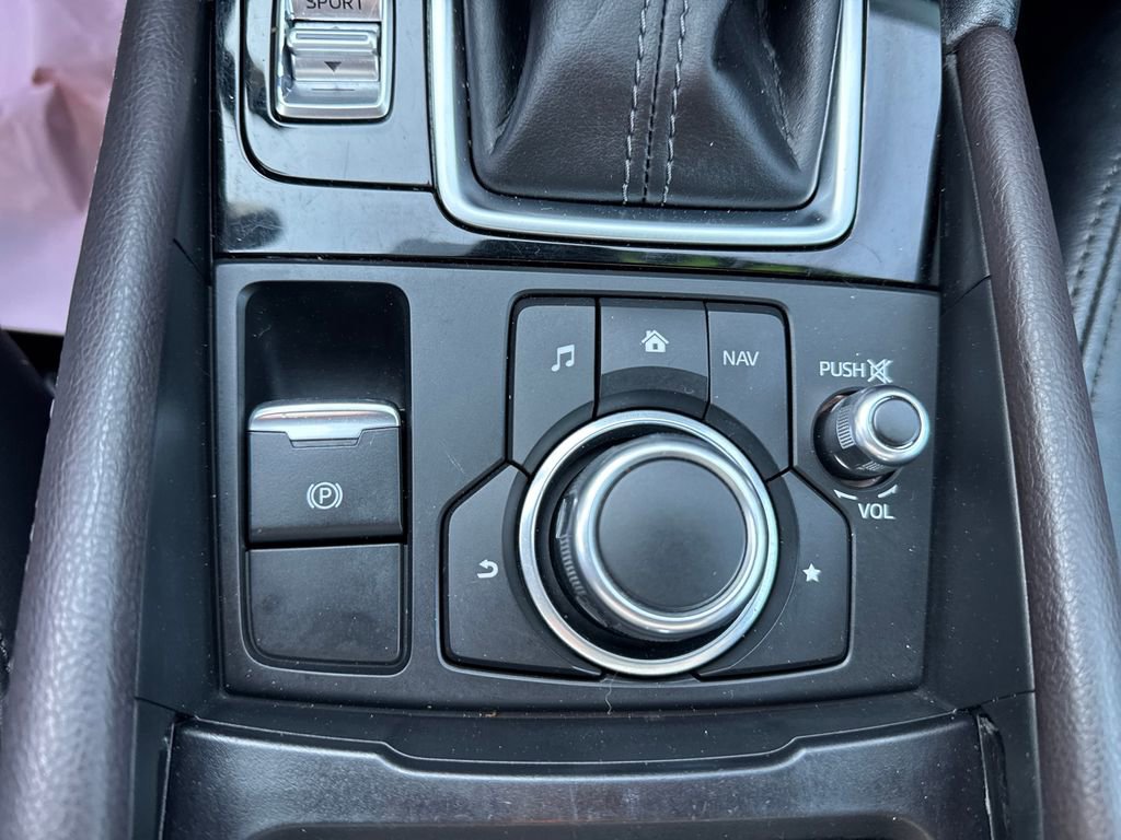 Used 2018 MAZDA MAZDA3 Touring image 20