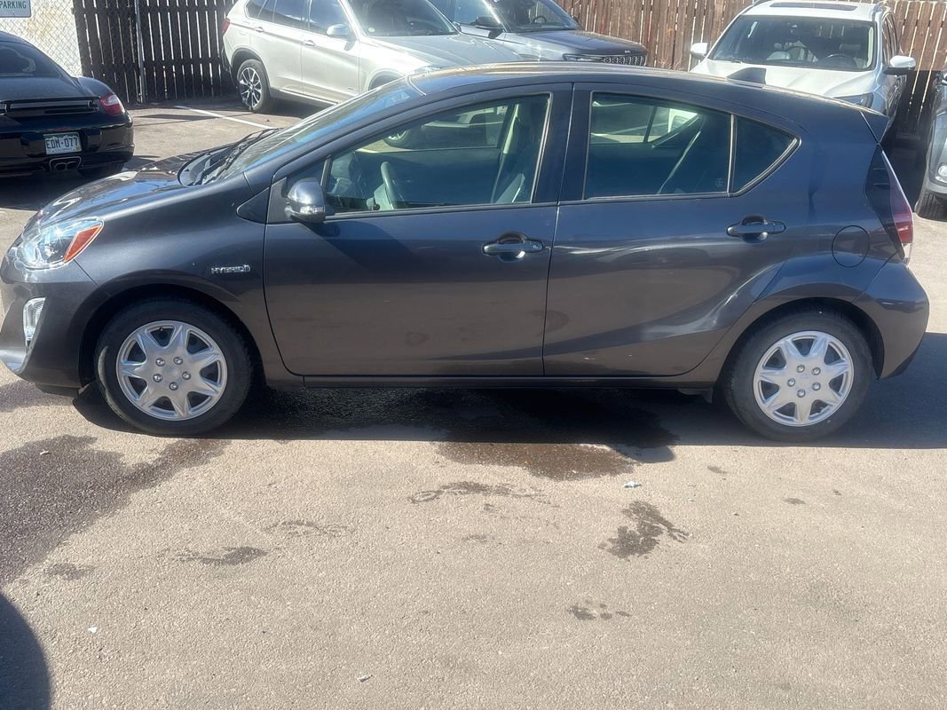 Used 2015 Toyota Prius C Two image 4