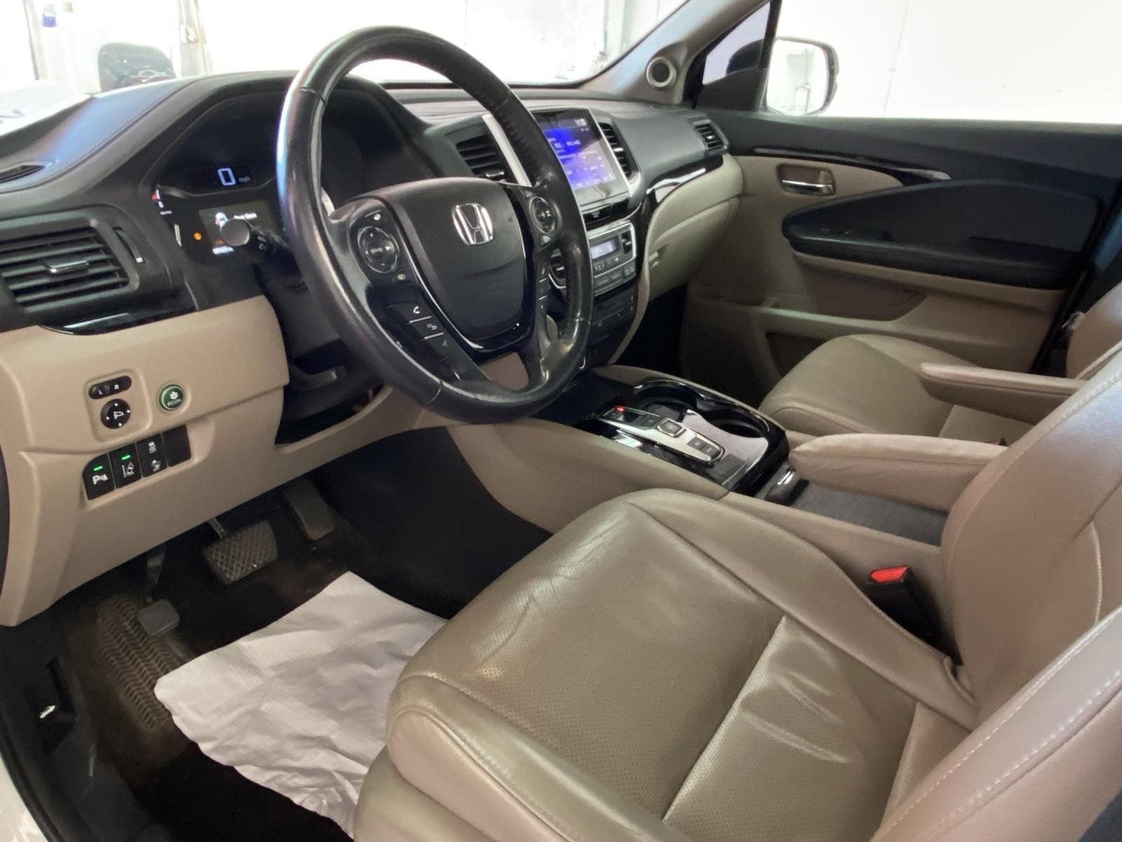 Used 2017 Honda Pilot Elite image 24