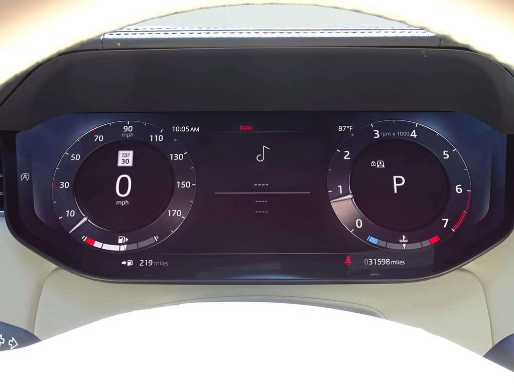 Used 2023 Land Rover Range Rover SE image 15