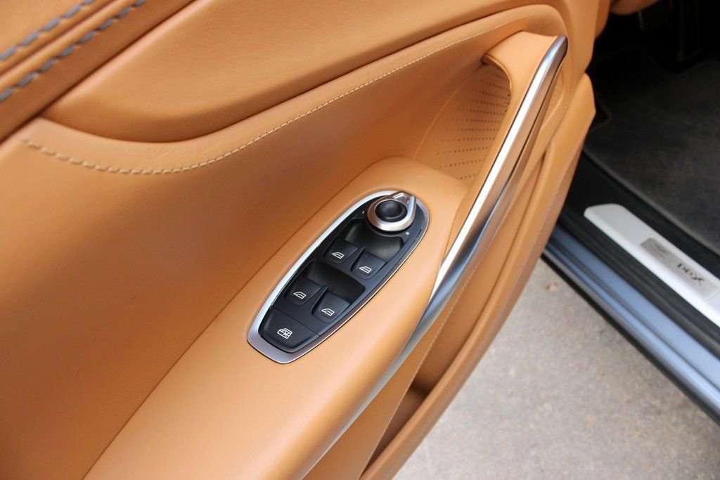 Used 2021 Aston Martin DBX image 19