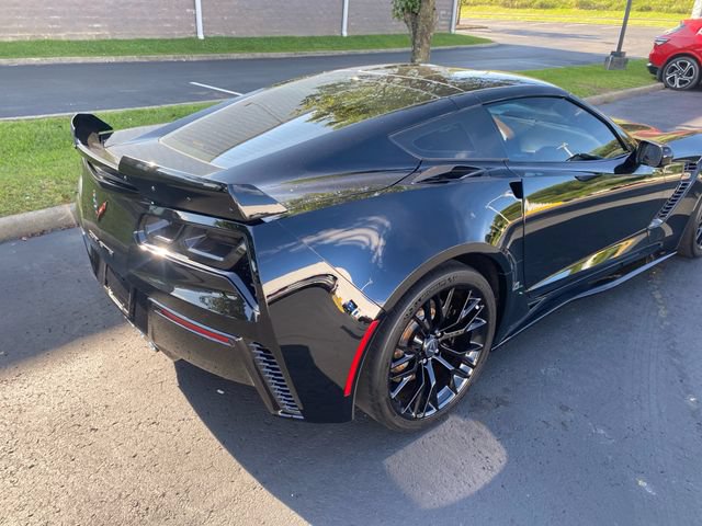 Used 2016 Chevrolet Corvette Z06 w/ 3LZ Preferred Equipment Group RWD image 25