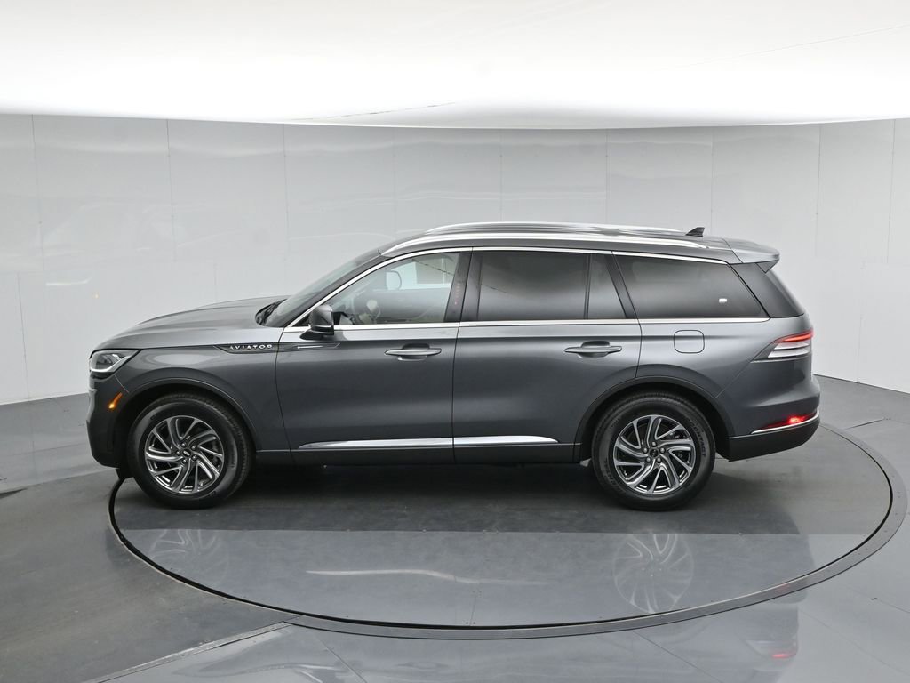 Used 2023 Lincoln Aviator Standard image 40