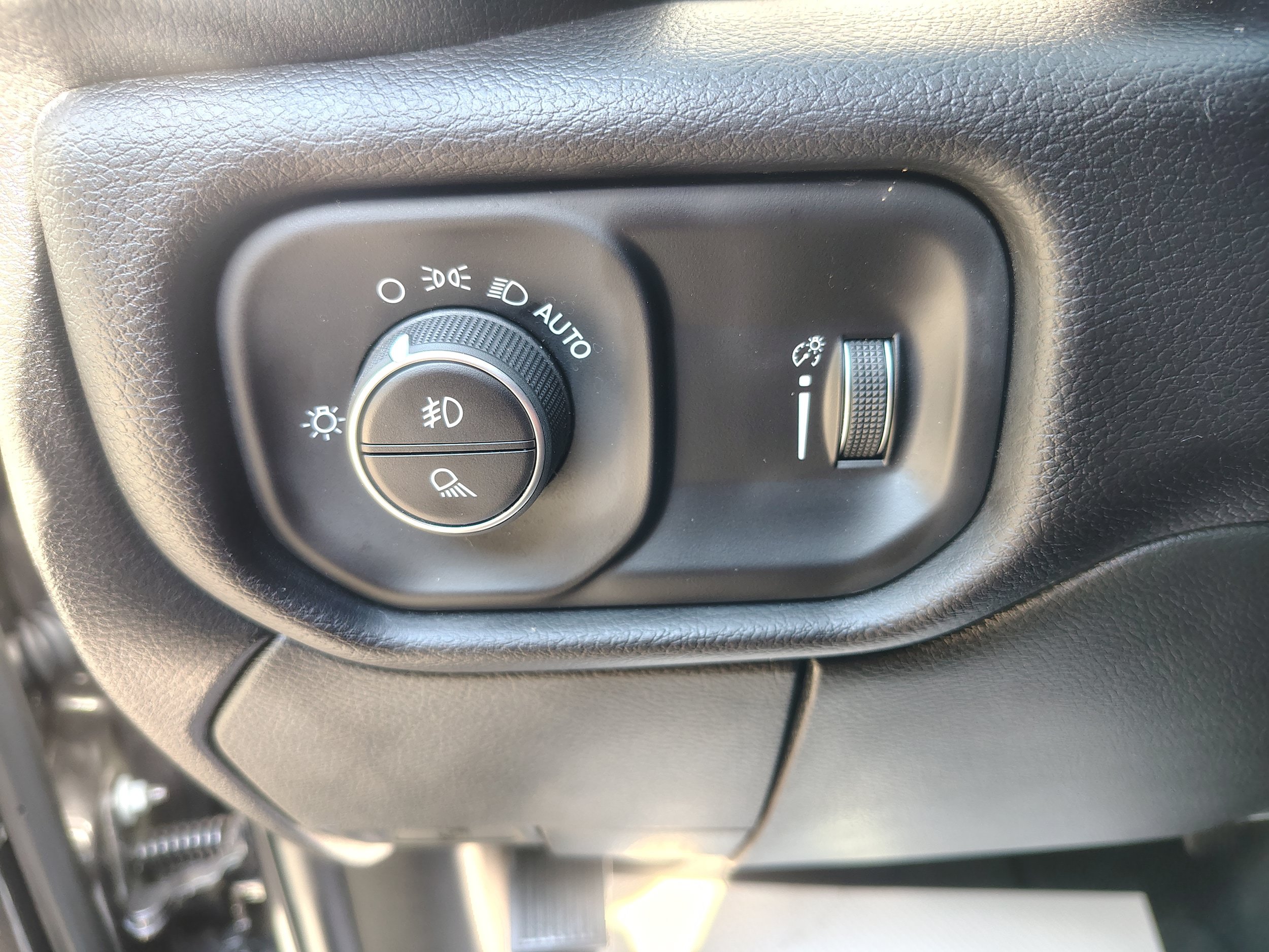 Certified 2025 RAM 2500 Big Horn AWD/4WD image 24