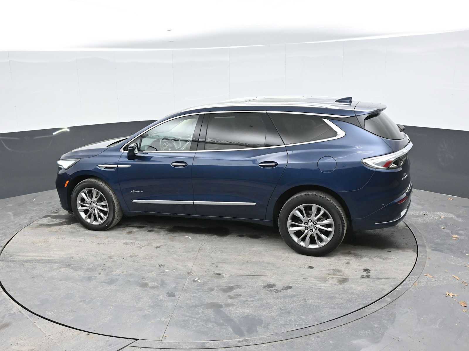 Used 2023 Buick Enclave Avenir w/ Avenir Technology Package image 31