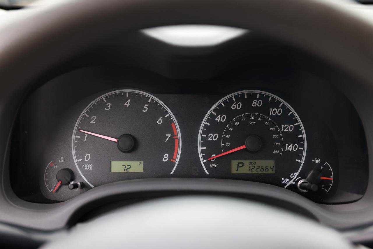 Used 2010 Toyota Corolla LE FWD image 27