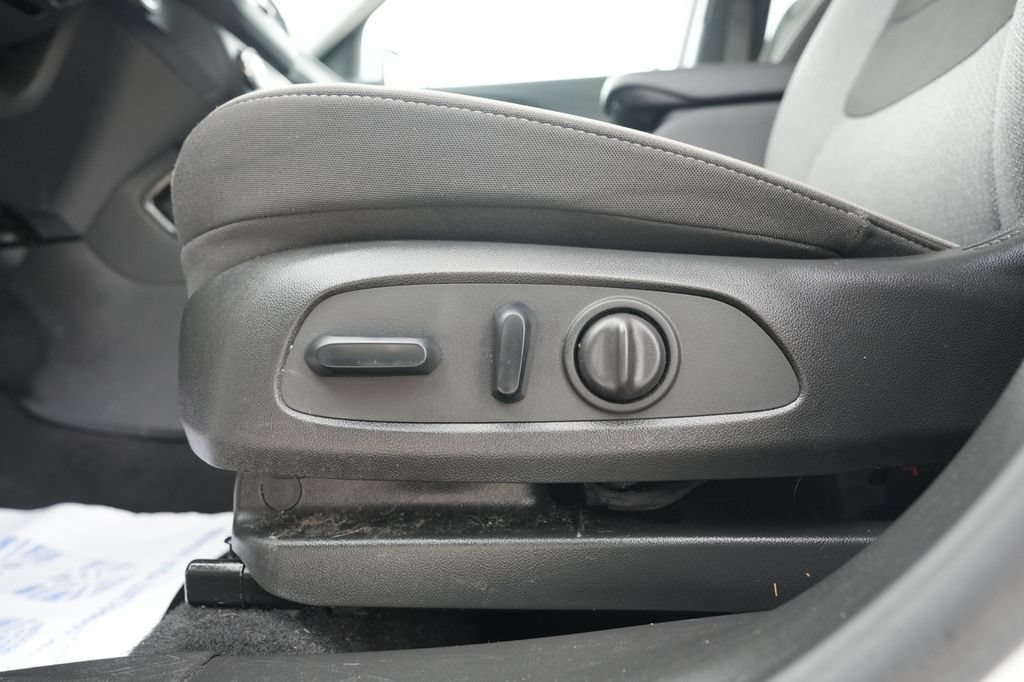 Used 2023 Chevrolet TrailBlazer LT FWD image 20
