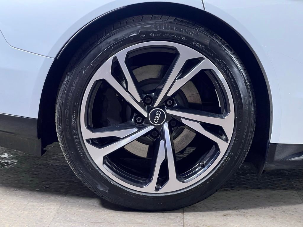 Used 2023 Audi e-tron GT Premium Plus image 11