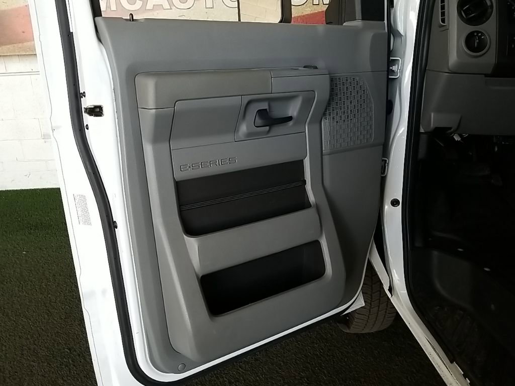 Used 2015 Ford E-450 and Econoline 450 Super Duty w/ Power Windows & Locks Group image 30