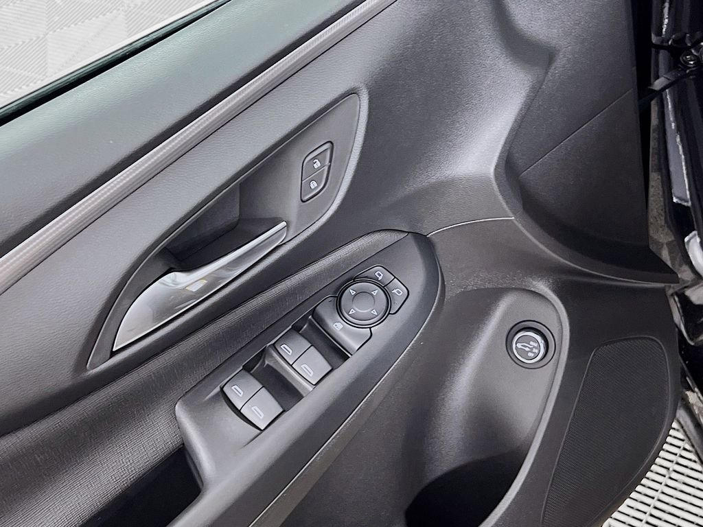 New 2025 Buick Envista Avenir image 16