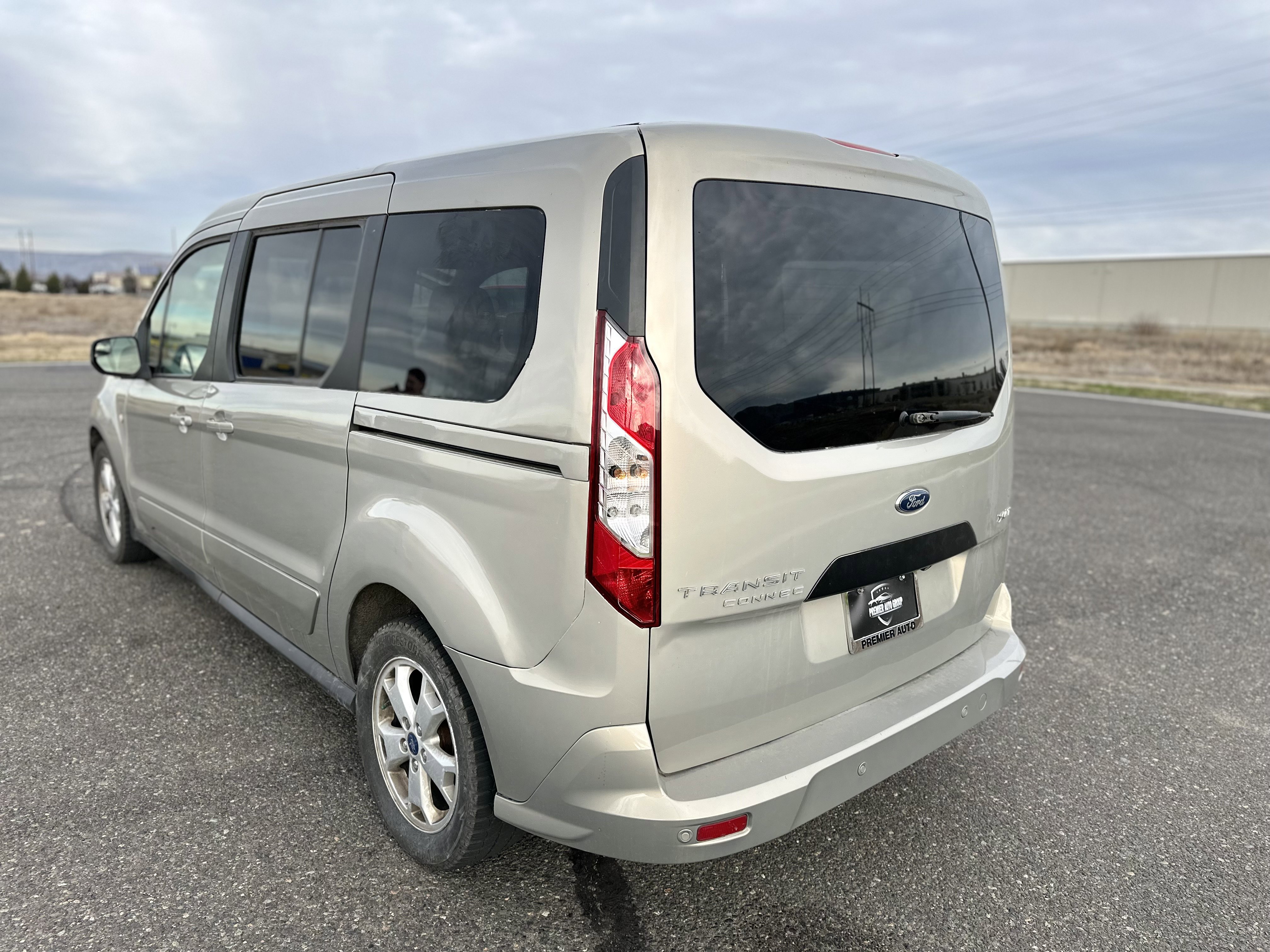 Used 2015 Ford Transit Connect XLT FWD image 11