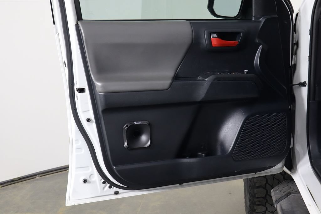 Used 2017 Toyota Tacoma SR w/ SR Convenience Package RWD image 13
