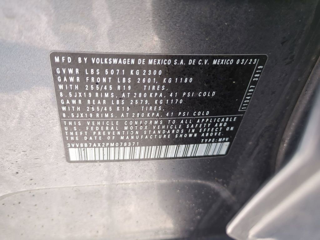 Used 2023 Volkswagen Tiguan SE R-Line image 38