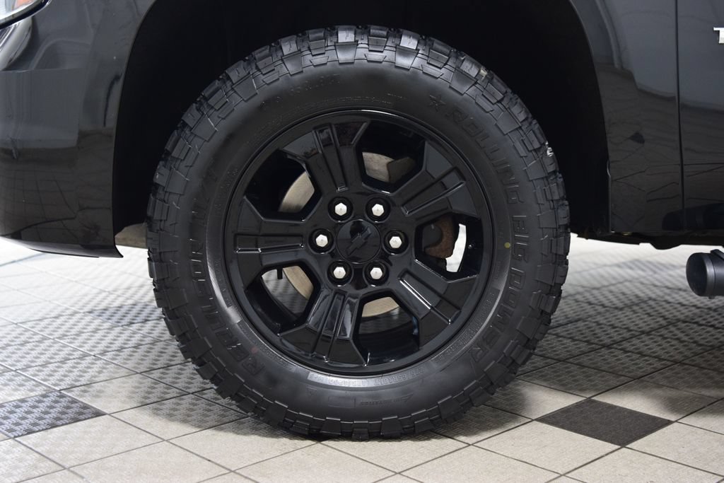 Used 2019 Chevrolet Tahoe LT w/ Z71 Midnight Edition AWD/4WD image 28