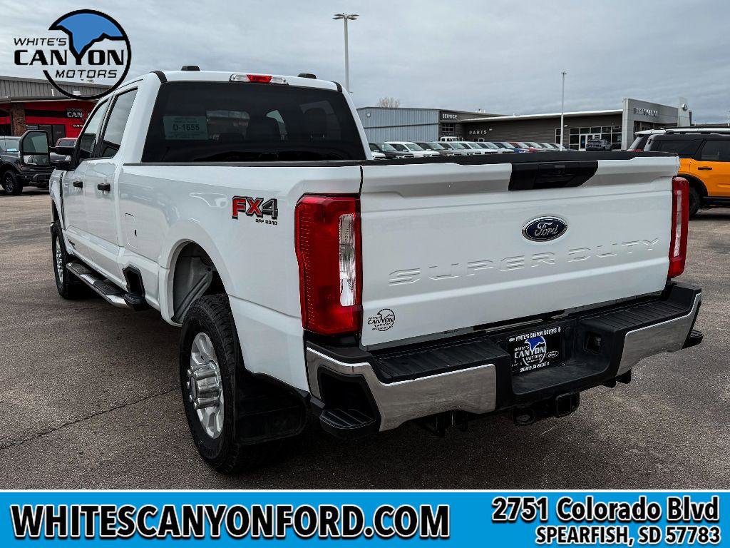 Used 2023 Ford F350 XLT image 3