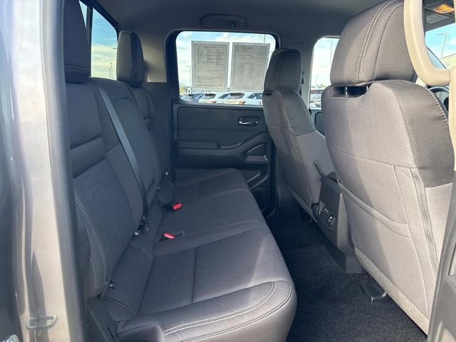 Used 2024 Nissan Frontier SV w/ Technology Package RWD image 13