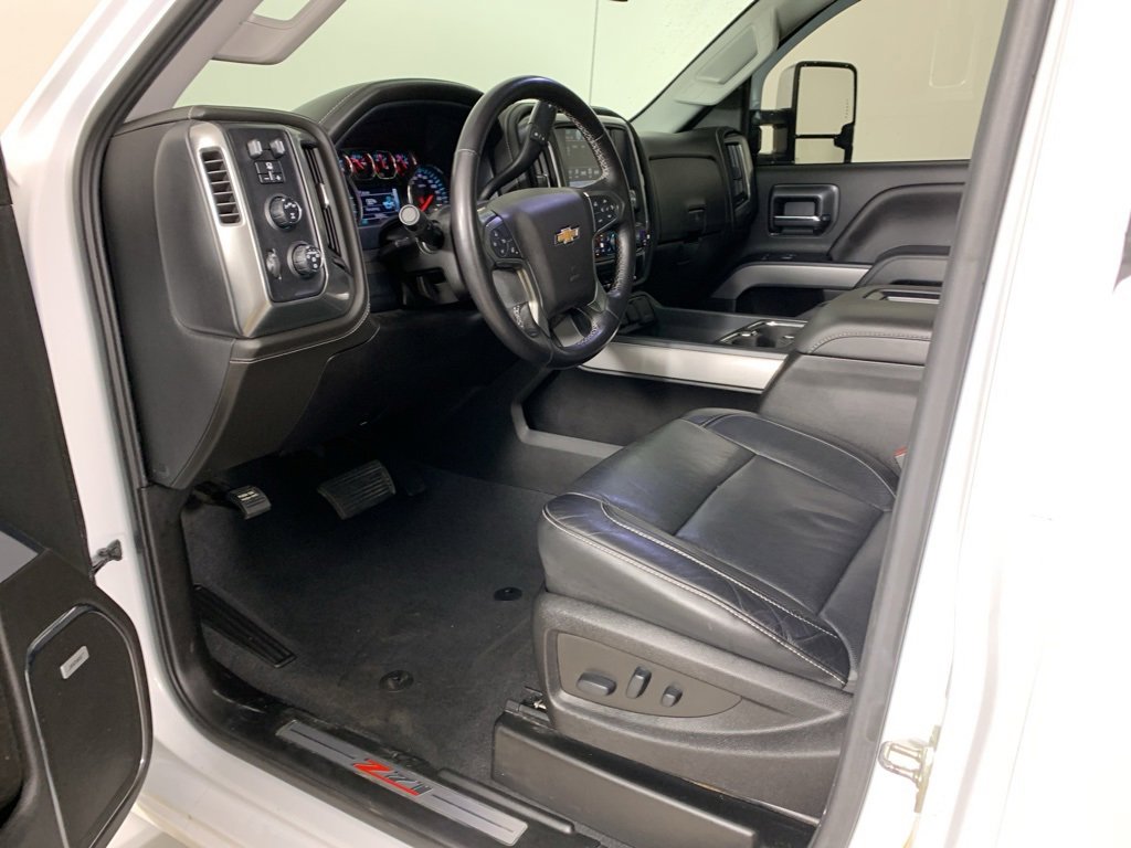Used 2019 Chevrolet Silverado 3500 LTZ w/ Duramax Plus Package image 32