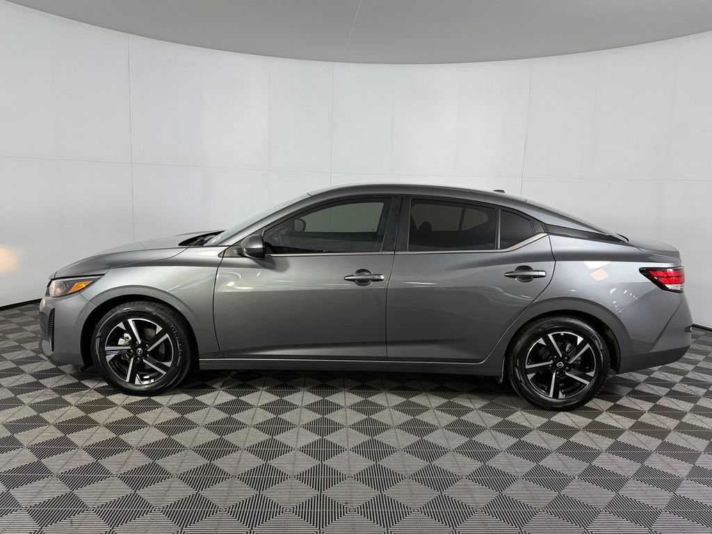 Used 2025 Nissan Sentra SV FWD image 11