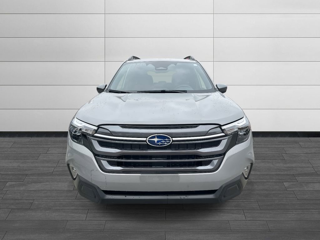 Used 2025 Subaru Forester Premium w/ Convenience Package #2 image 8