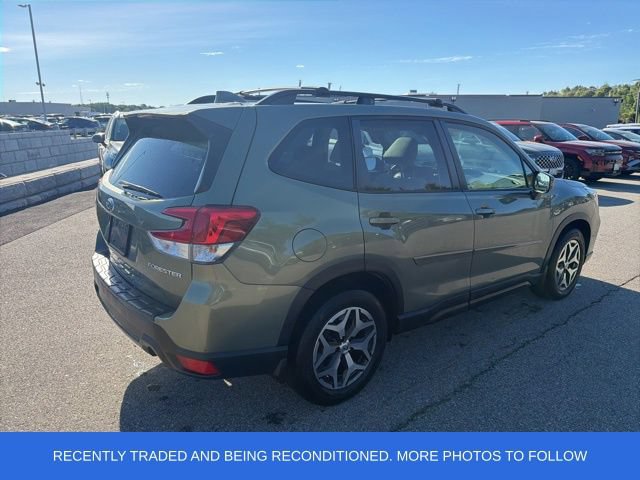Used 2021 Subaru Forester Premium AWD/4WD image 3