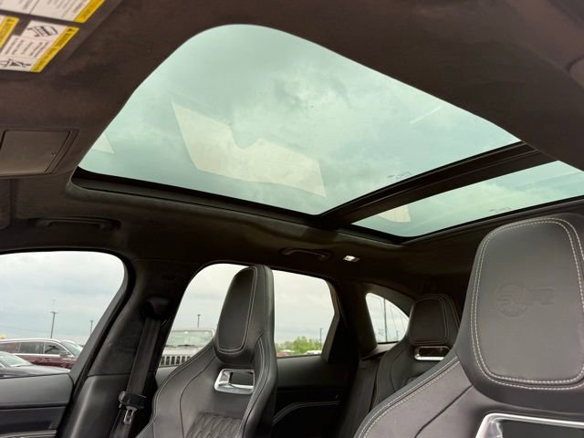 Used 2020 Jaguar F-PACE SVR image 17