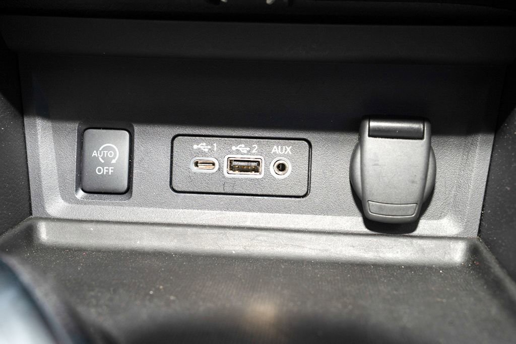 Used 2024 Nissan Sentra SV FWD image 14