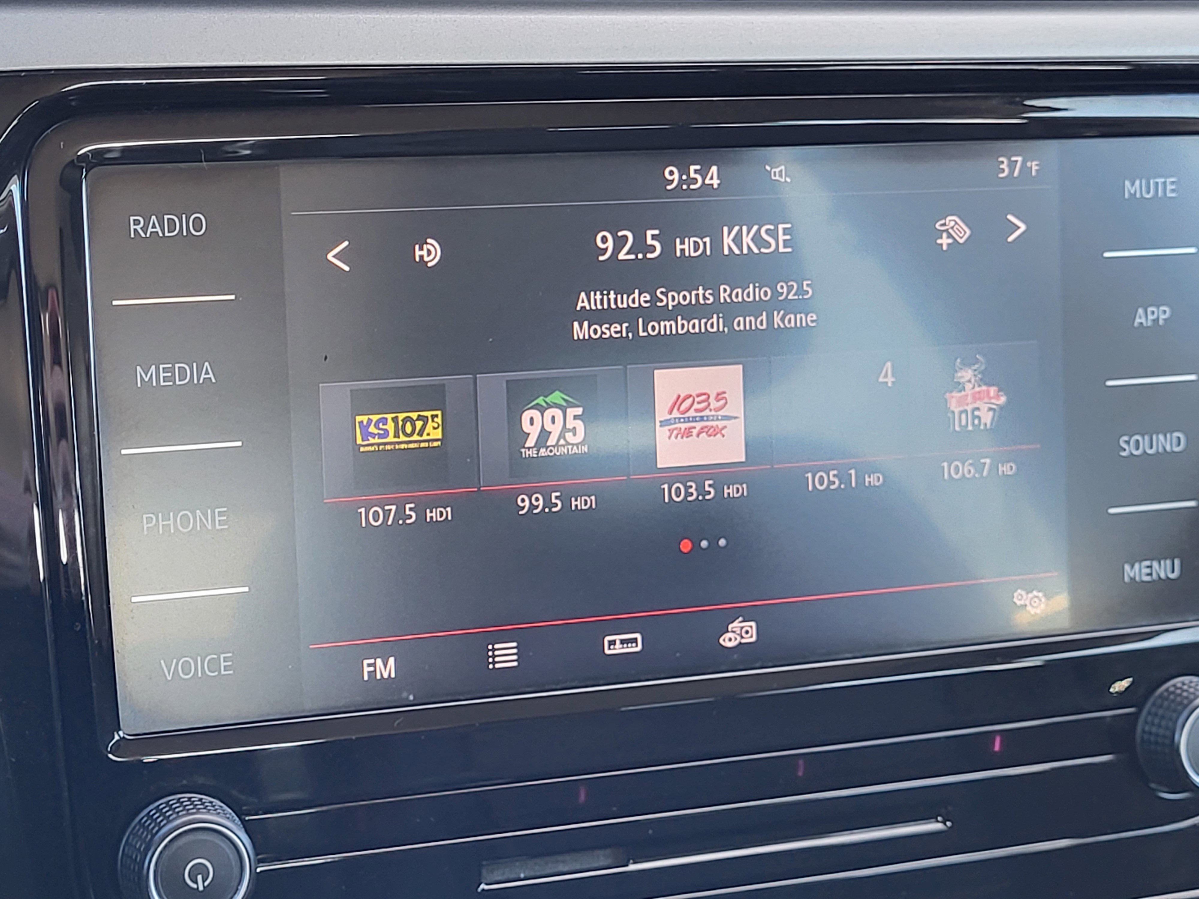 Used 2020 Volkswagen Passat 2.0T SE image 21