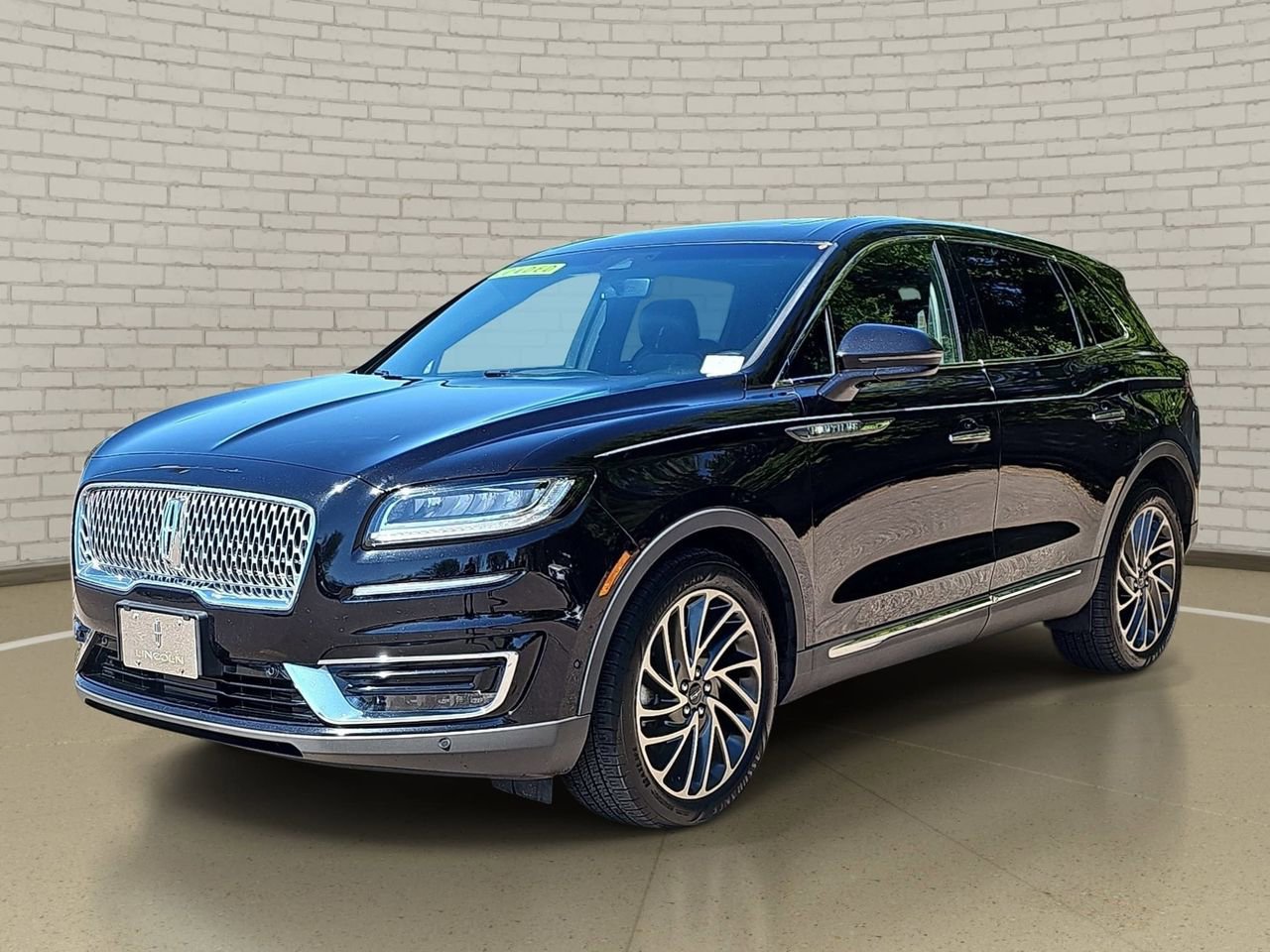 Used 2019 Lincoln Nautilus Reserve image 1