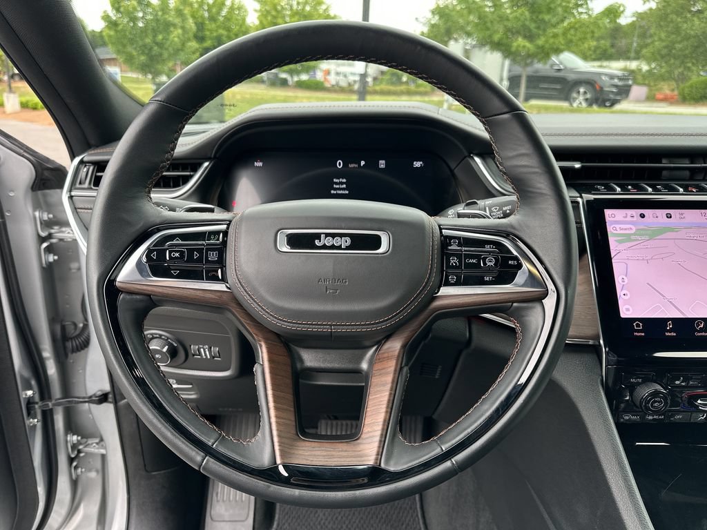 Certified 2025 Jeep Grand Cherokee Summit AWD/4WD image 12