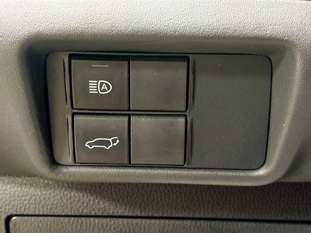 Used 2020 Toyota Highlander XLE AWD/4WD image 9