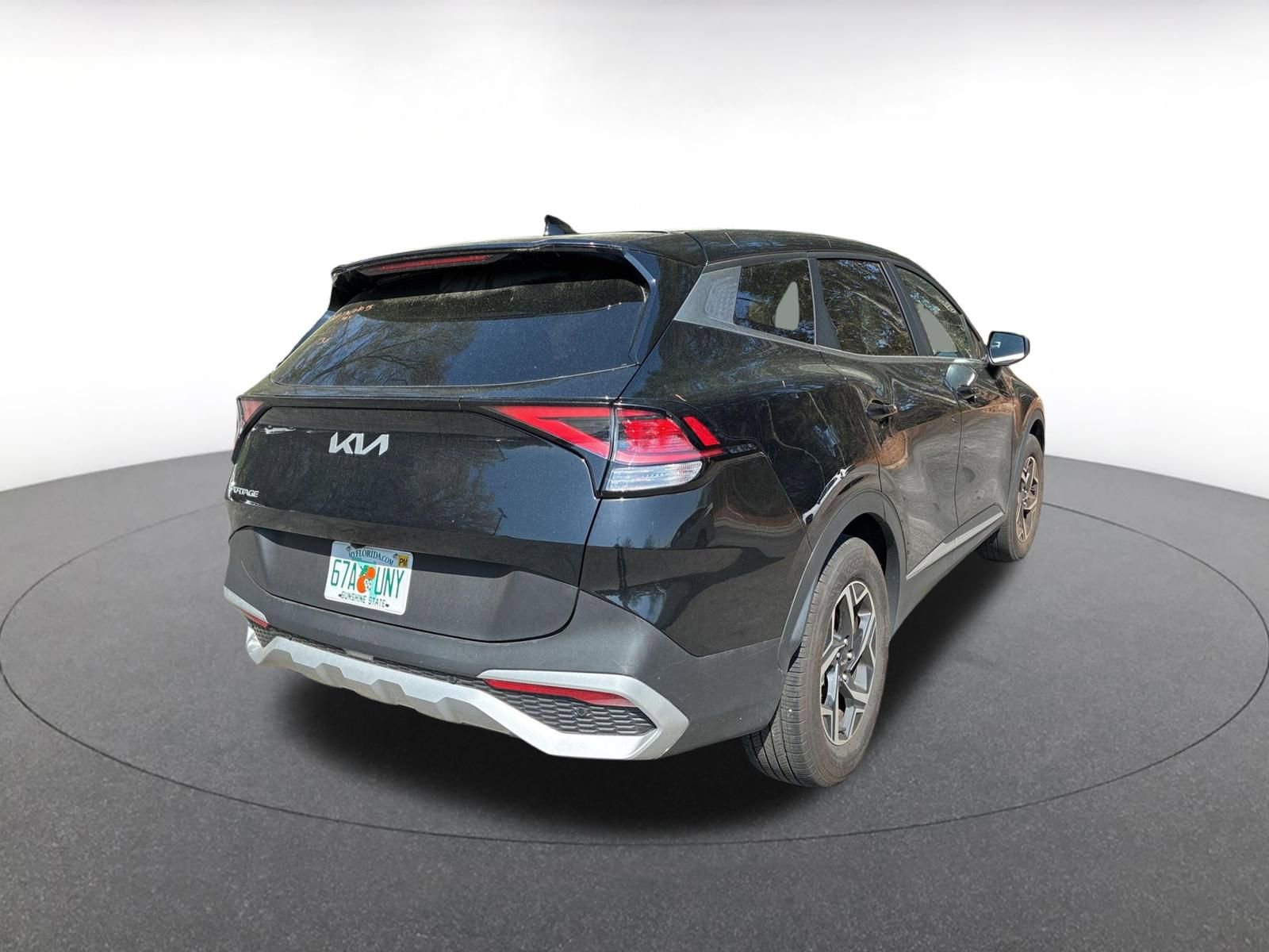 Used 2025 Kia Sportage LX image 8