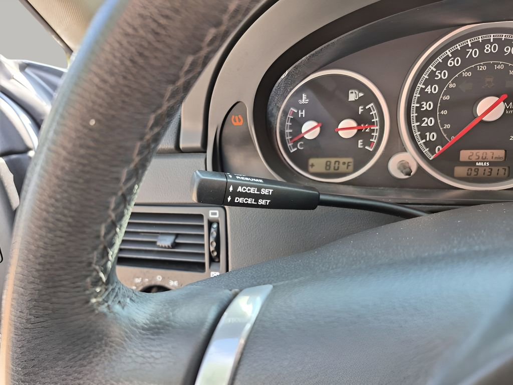 Used 2006 Chrysler Crossfire Limited image 23