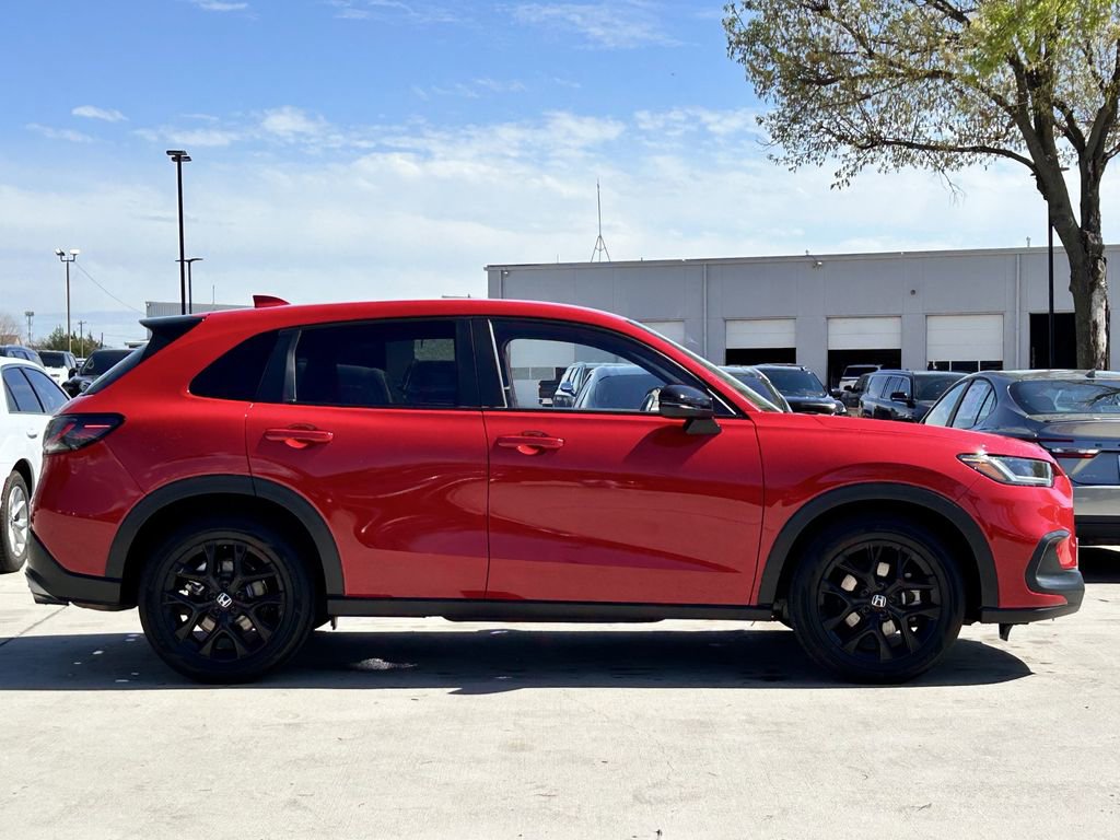 Used 2025 Honda HR-V Sport image 3