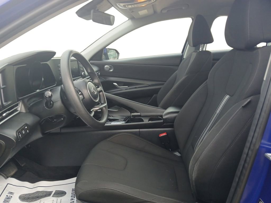 Used 2022 Hyundai Elantra Blue w/ Cargo Package image 10