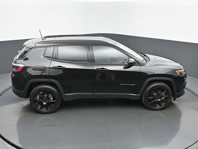 New 2025 Jeep Compass Latitude w/ Sun & Sound Group AWD/4WD image 43