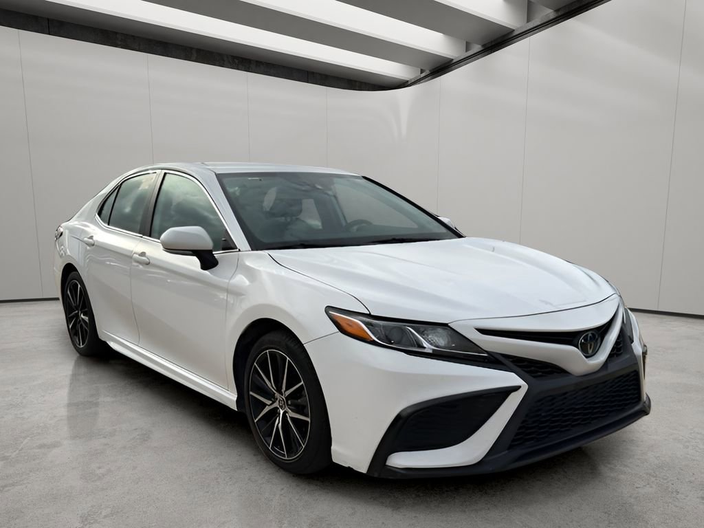 Used 2022 Toyota Camry SE image 6