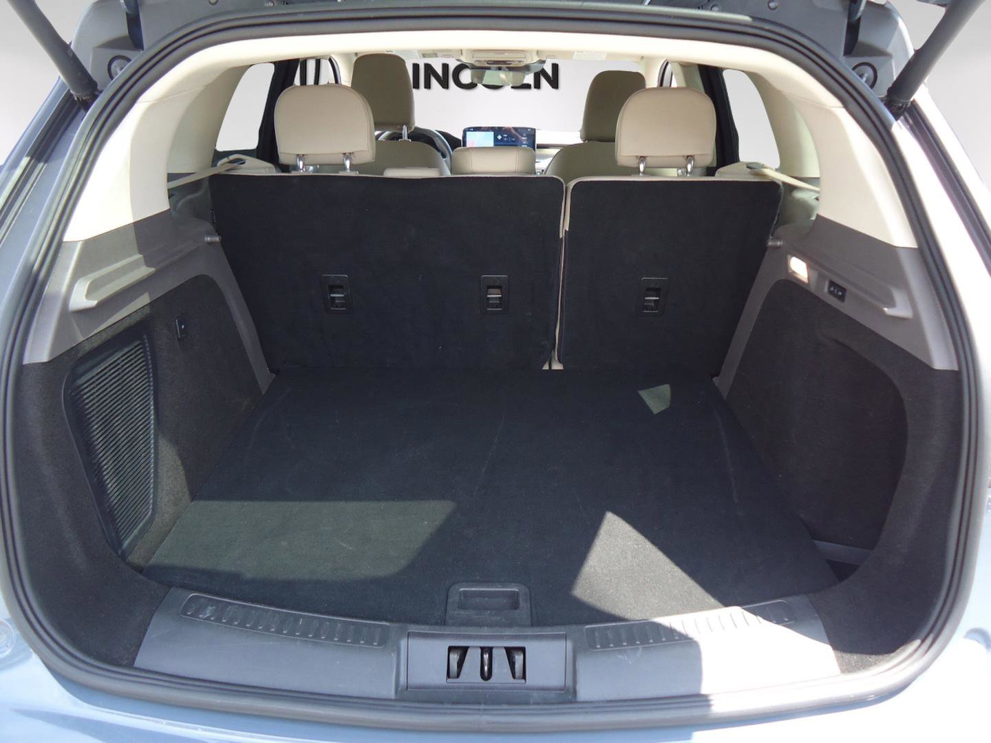 Used 2023 Lincoln Corsair AWD w/ Equipment Group 101A image 29